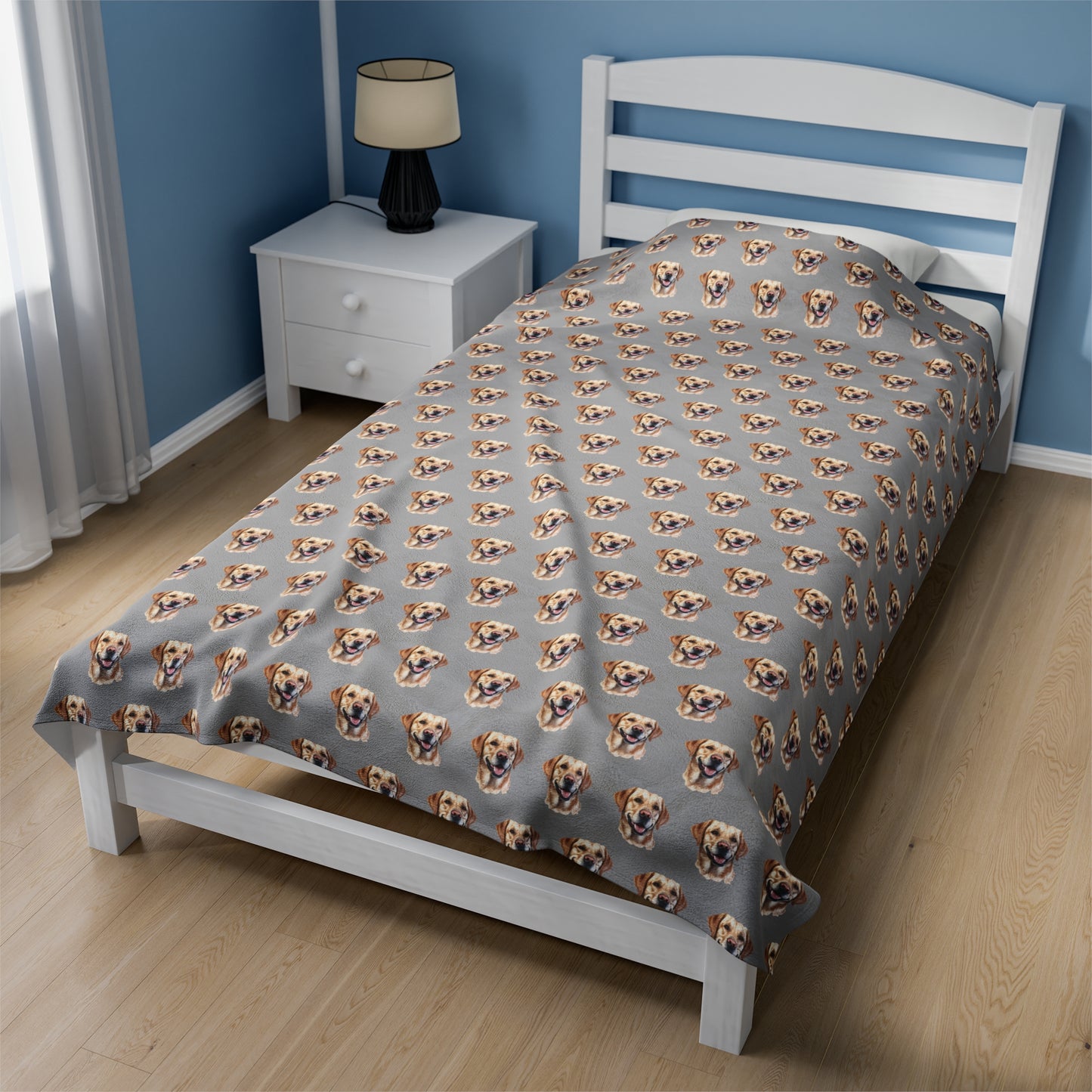 Labrador Retriever Velveteen Plush Blanket (Light Grey)