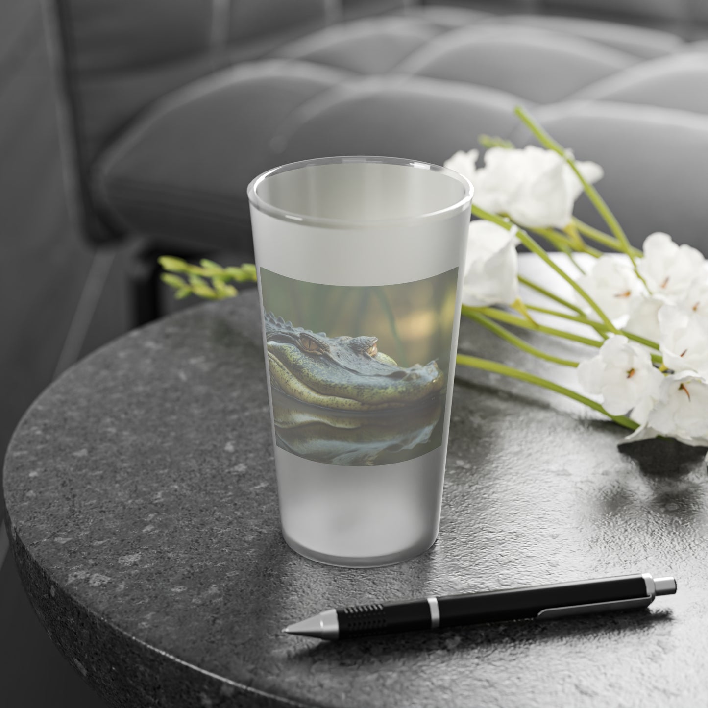 Alligator Frosted Pint Glass, 16oz