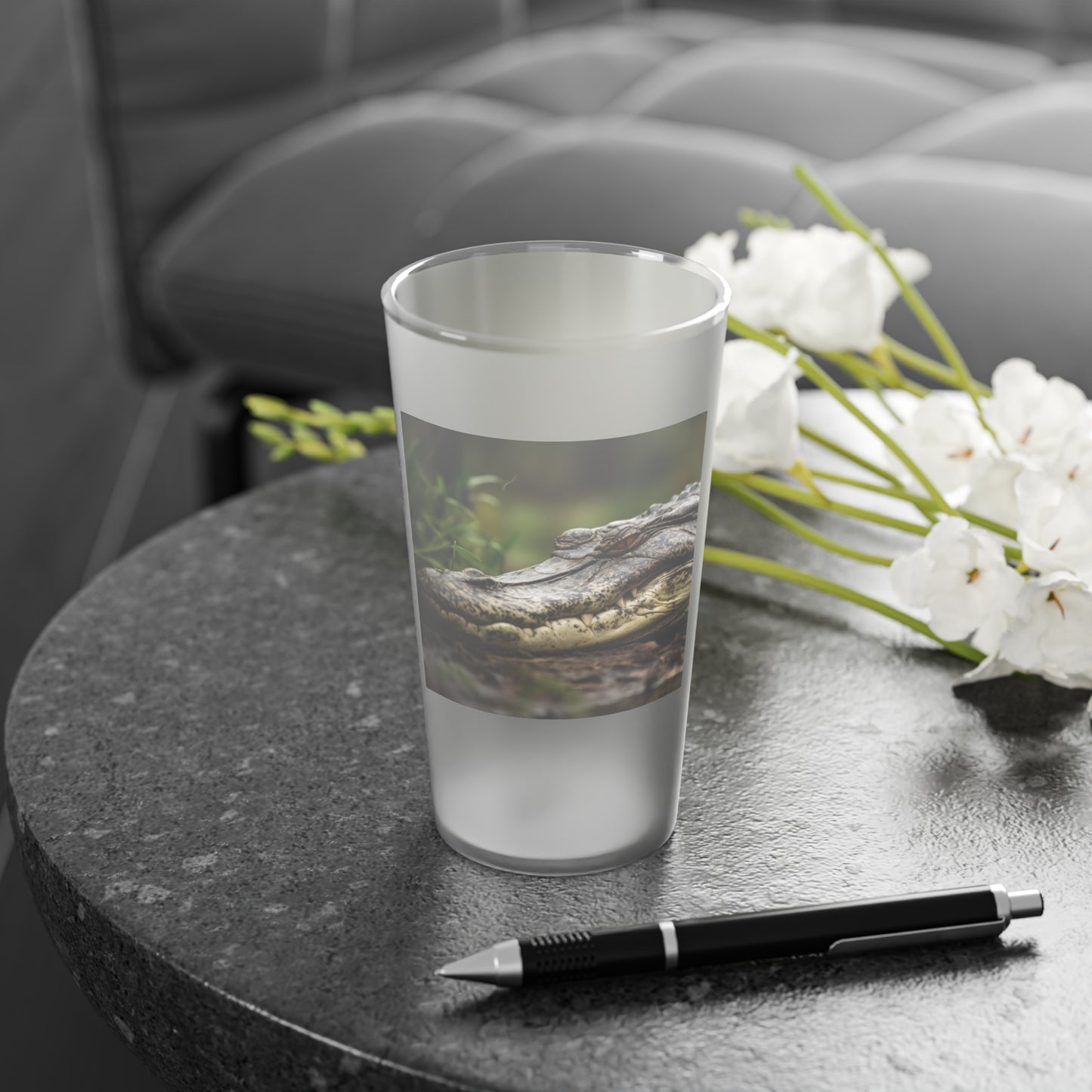Alligator Frosted Pint Glass, 16oz