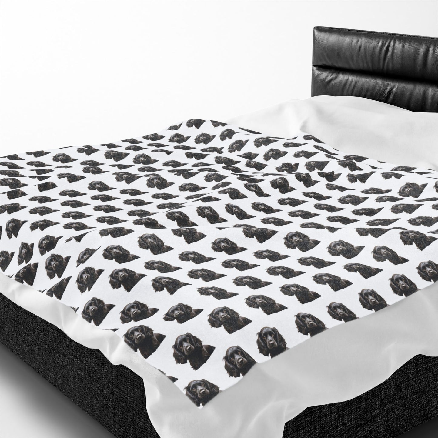 Black Cocker Spaniel Blanket (Velveteen Plush, White)